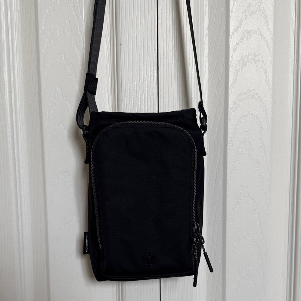 Lululemon Black Crossbody Waterbottle Bag